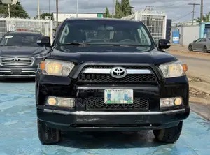 Toyota 4-Runner SR5 4WD 2011 Black