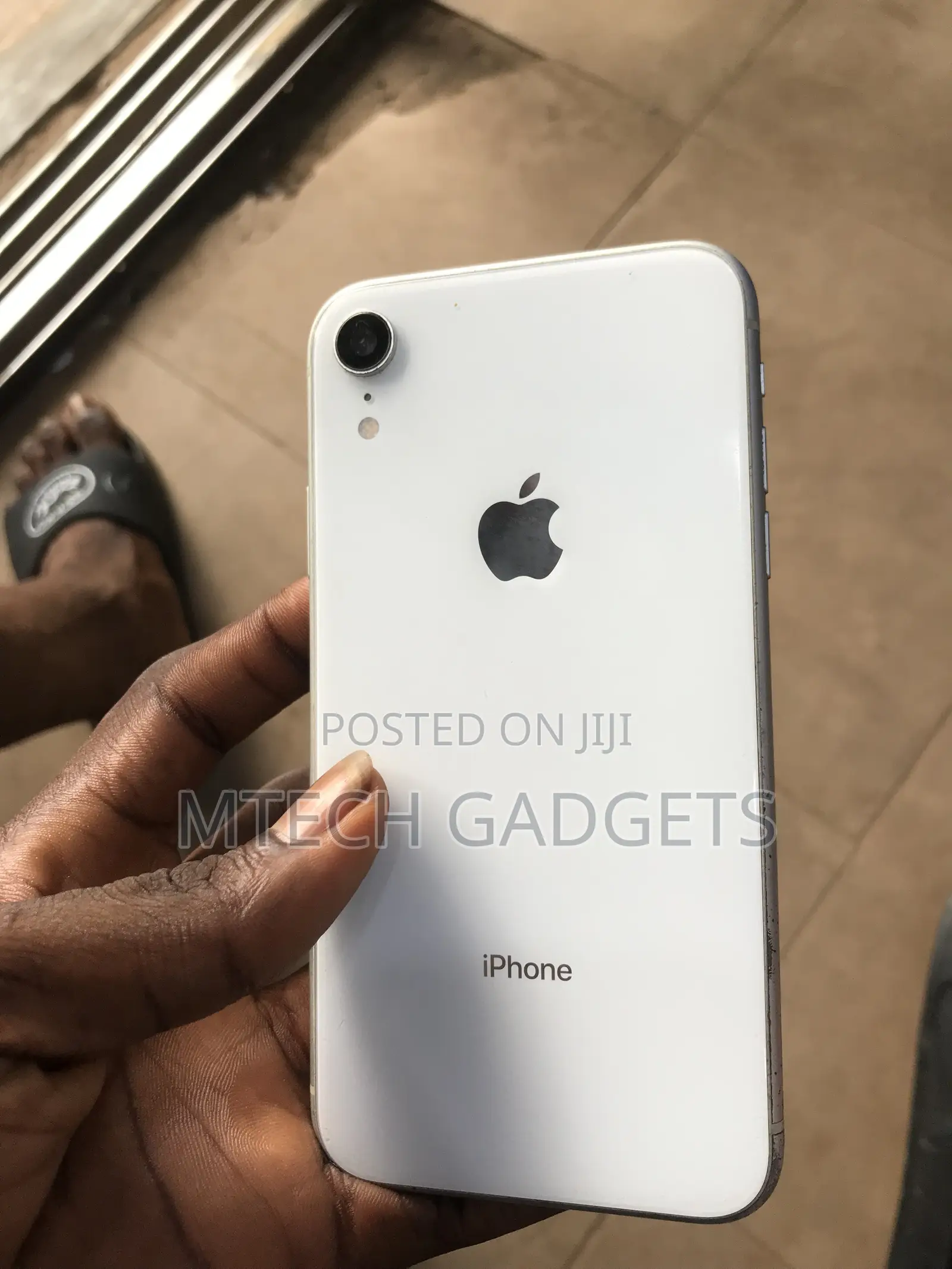 Apple iPhone XR 64 GB White