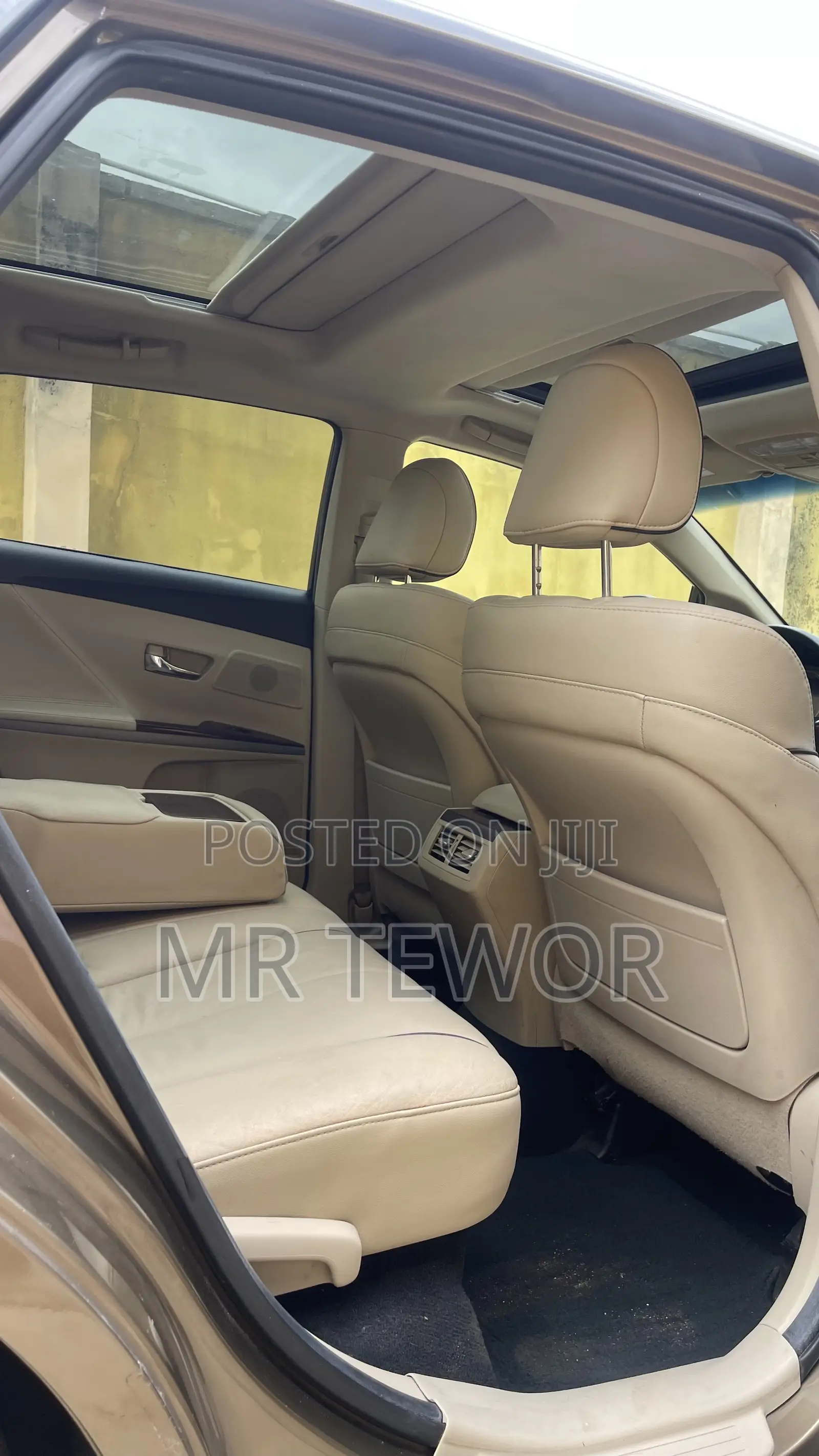 Toyota Avanza 2012 Brown