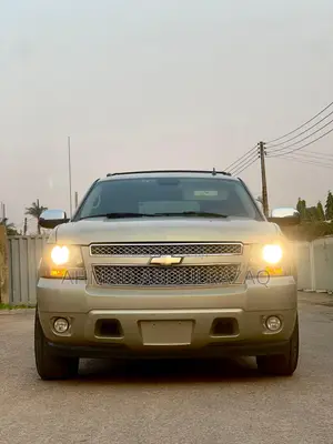 Chevrolet Avalanche LTZ 4WD 2013 Gold