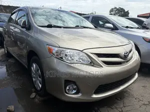 Toyota Corolla 2010 Gold