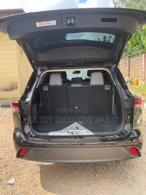 Toyota Highlander XLE 2022 Black