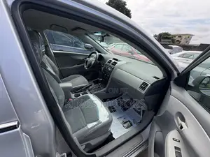 Toyota Corolla 2010 Silver