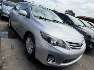 Toyota Corolla 2010 Silver