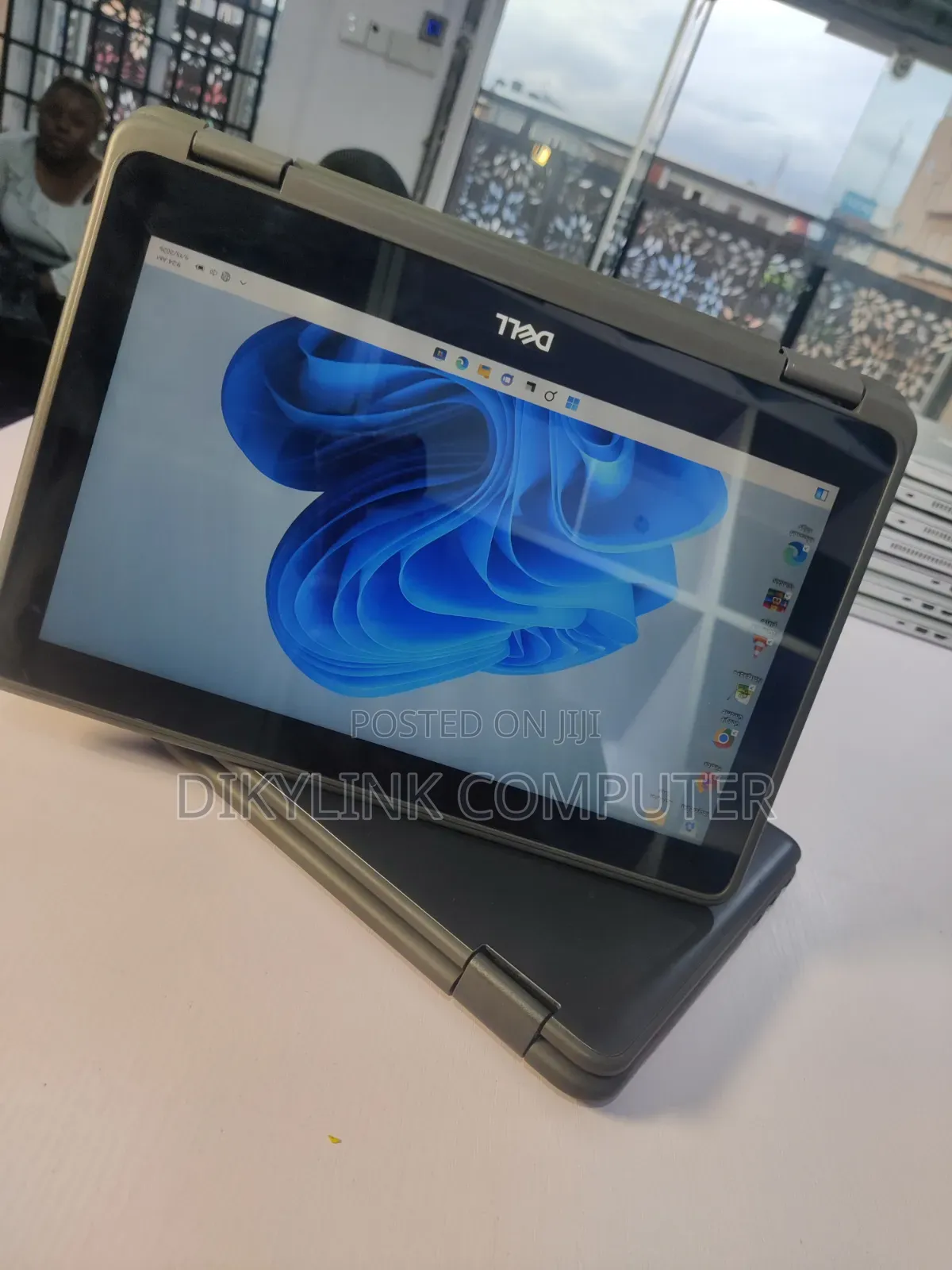 Laptop Dell Latitude 3190 2-in-1 8GB Intel Pentium SSD 128GB