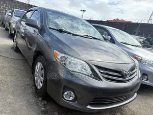 Toyota Corolla 2012 Gray