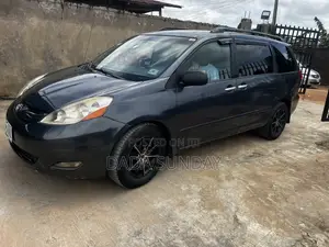 Toyota Sienna 2008 Gray