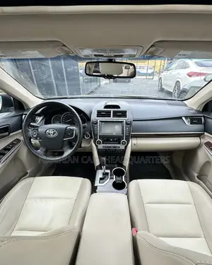 Toyota Camry XLE V6 4dr Sedan (3.5L 6cyl 6A) 2012 Gold