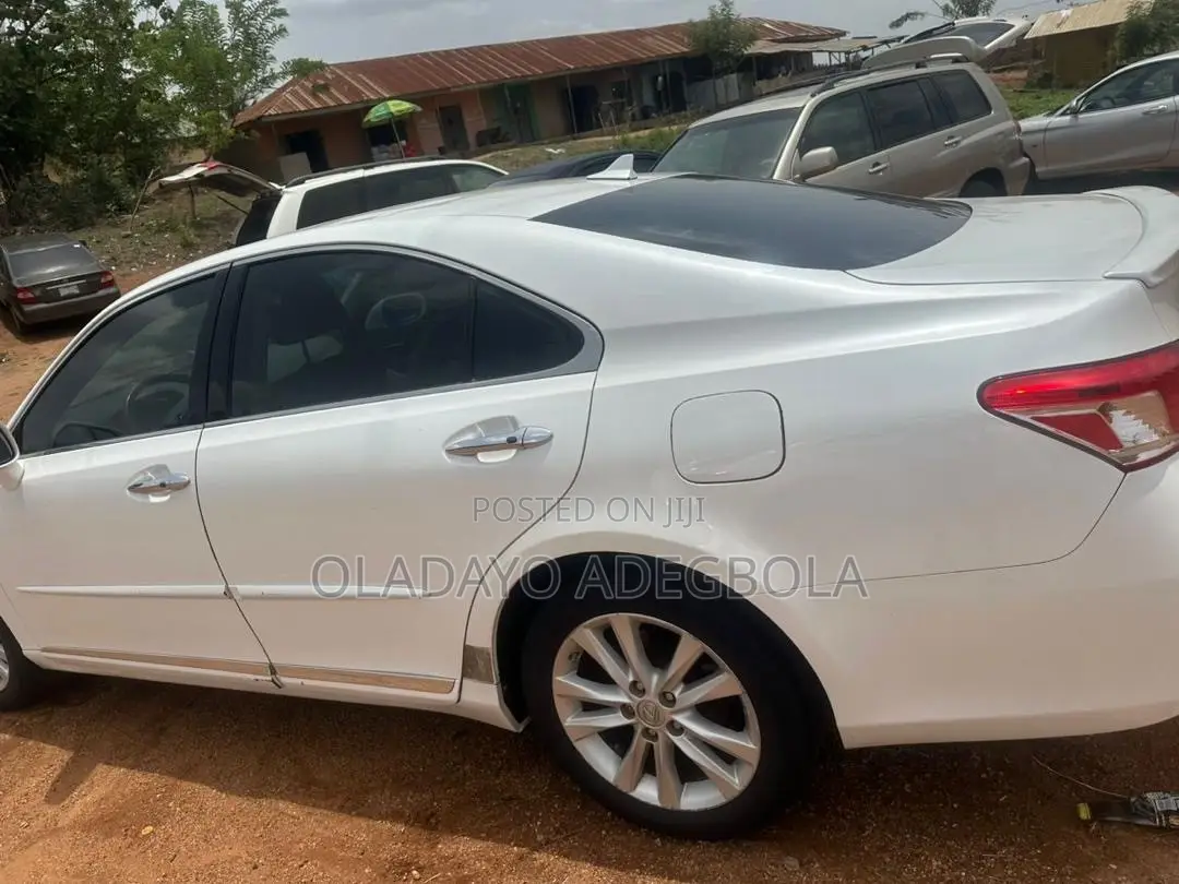 Lexus ES 350 2011 White