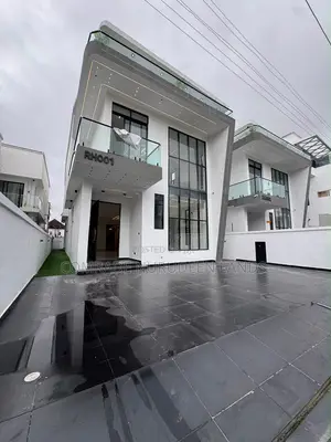 5bdrm Duplex in Chevron for sale