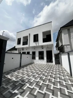 4bdrm Duplex in Adekunle for sale