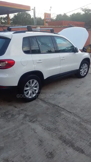 Volkswagen Tiguan S 4Motion 2011 White