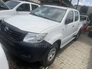 Toyota Hilux 2010 White