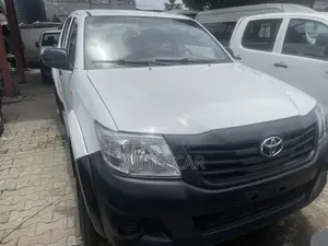 Toyota Hilux 2010 White