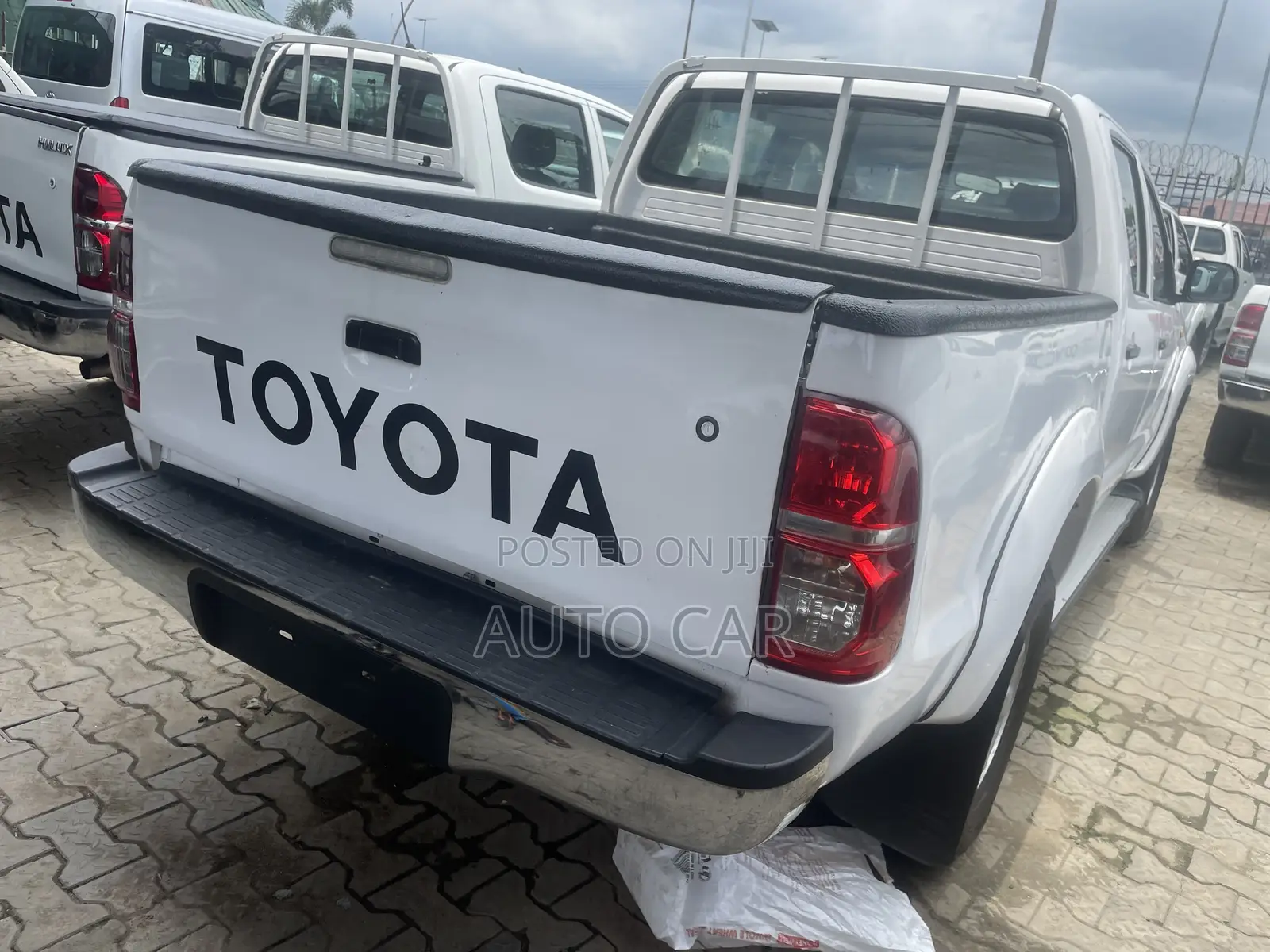 Toyota Hilux 2010 White