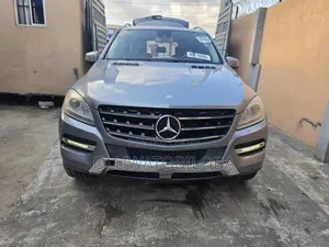 Mercedes-Benz M Class ML350 4MATIC 4dr SUV AWD (3.5L 6cyl 7A) 2015 Gray