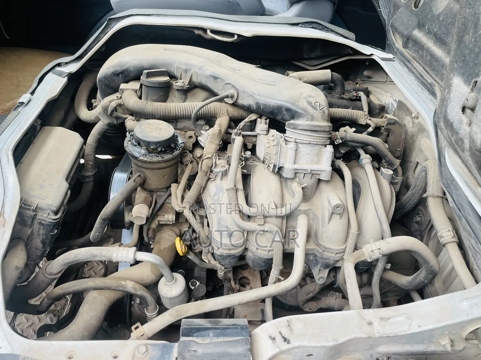 Toyota HiAce 2015 Gold