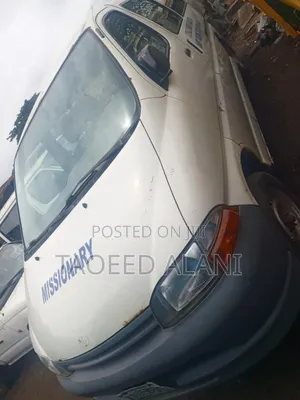 Toyota HiAce 1999 White