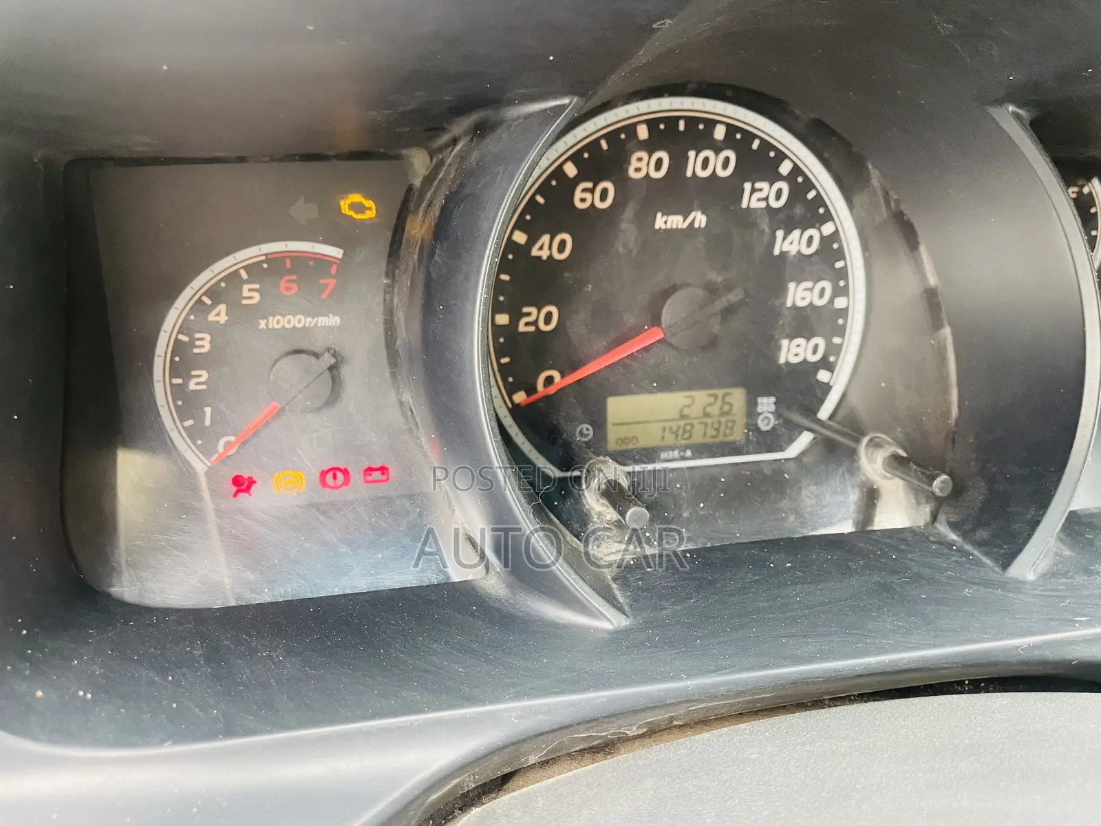 Toyota HiAce 2015 Gold