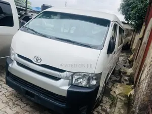 Toyota HiAce 2013 White