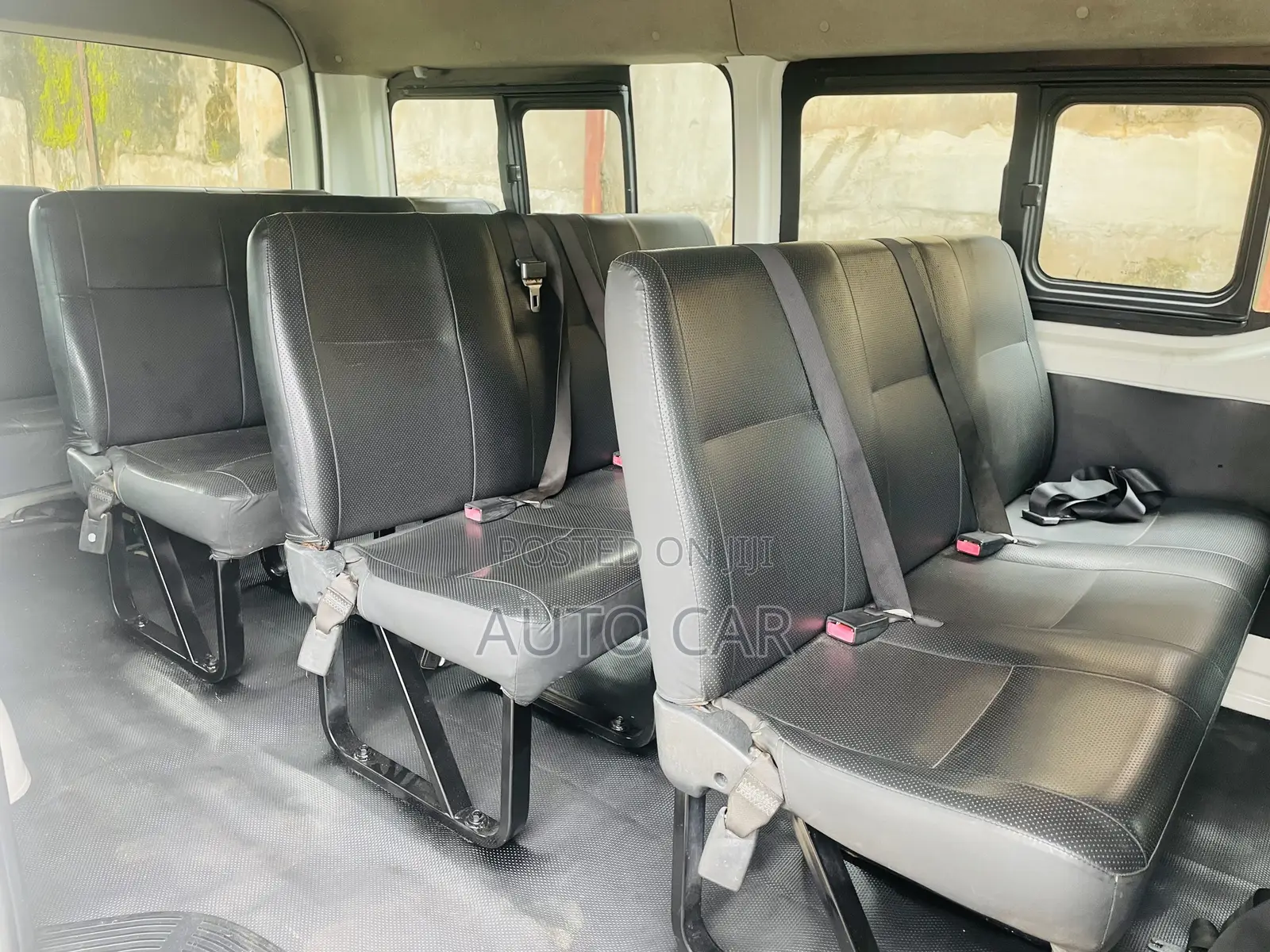 Toyota HiAce 2013 White