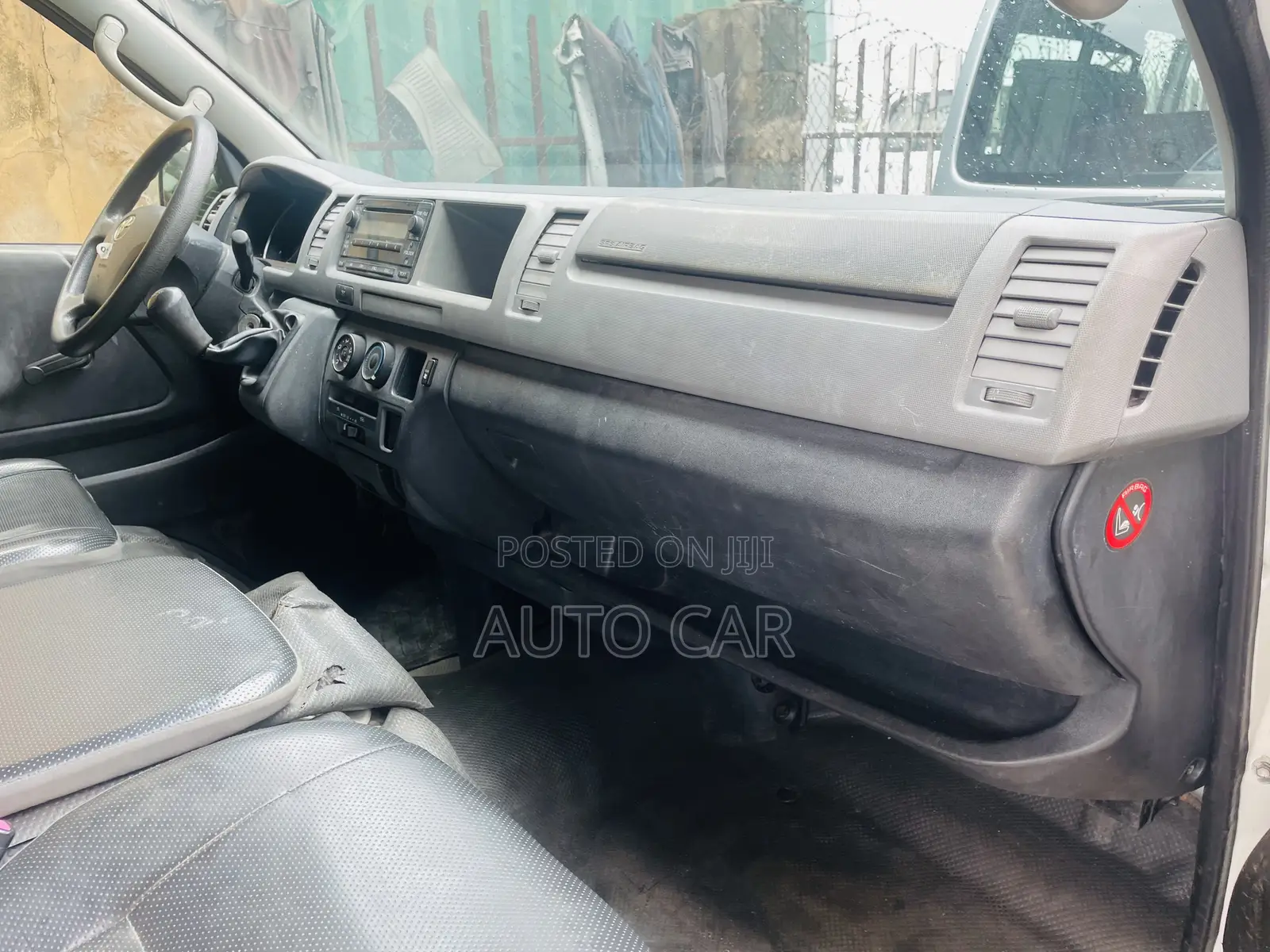 Toyota HiAce 2013 White