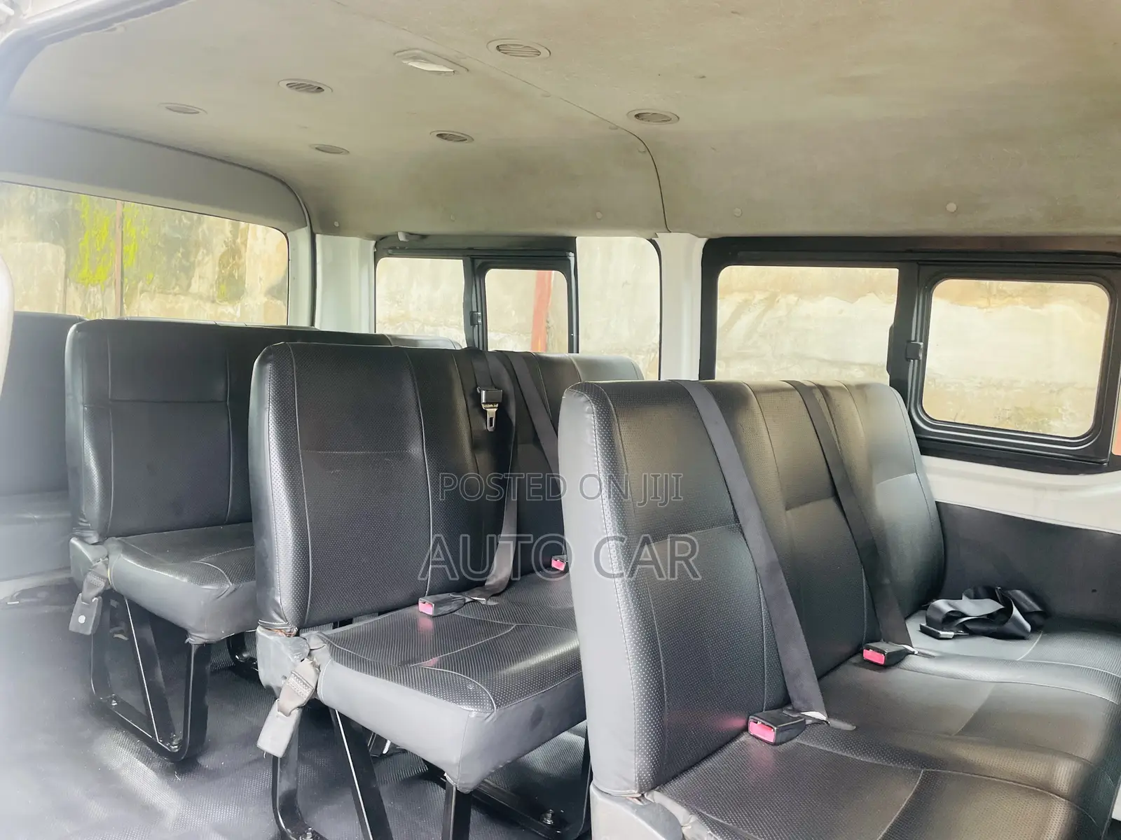 Toyota HiAce 2013 White