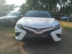 Toyota Camry XSE (2.5L 4cyl 8A) 2019 White