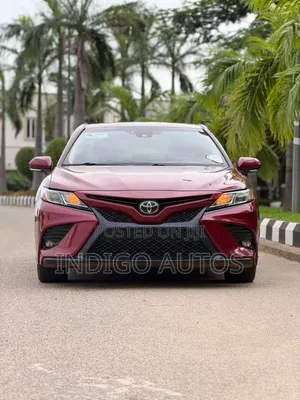 Toyota Camry SE FWD (2.5L 4cyl 8AM) 2018 Red