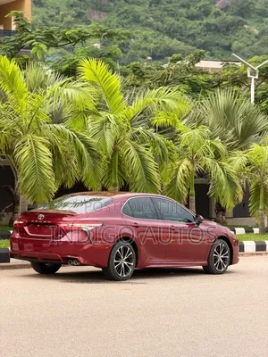 Toyota Camry SE FWD (2.5L 4cyl 8AM) 2018 Red