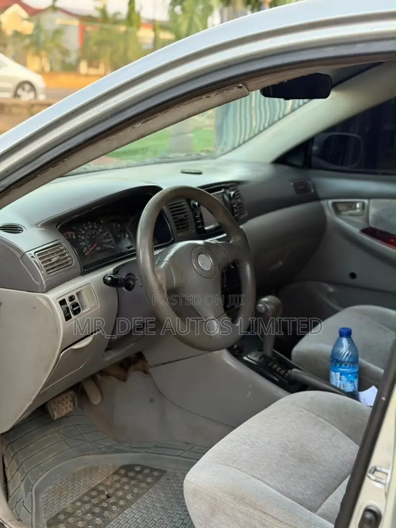Toyota Corolla 2004 Silver