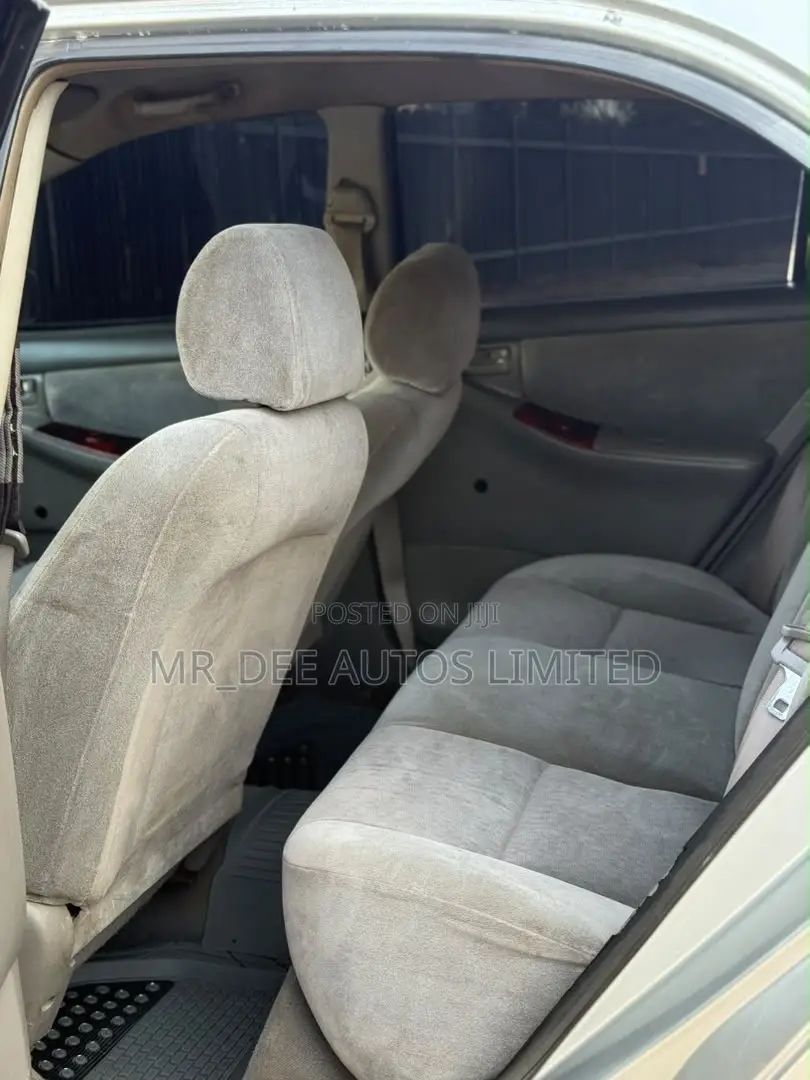 Toyota Corolla 2004 Silver