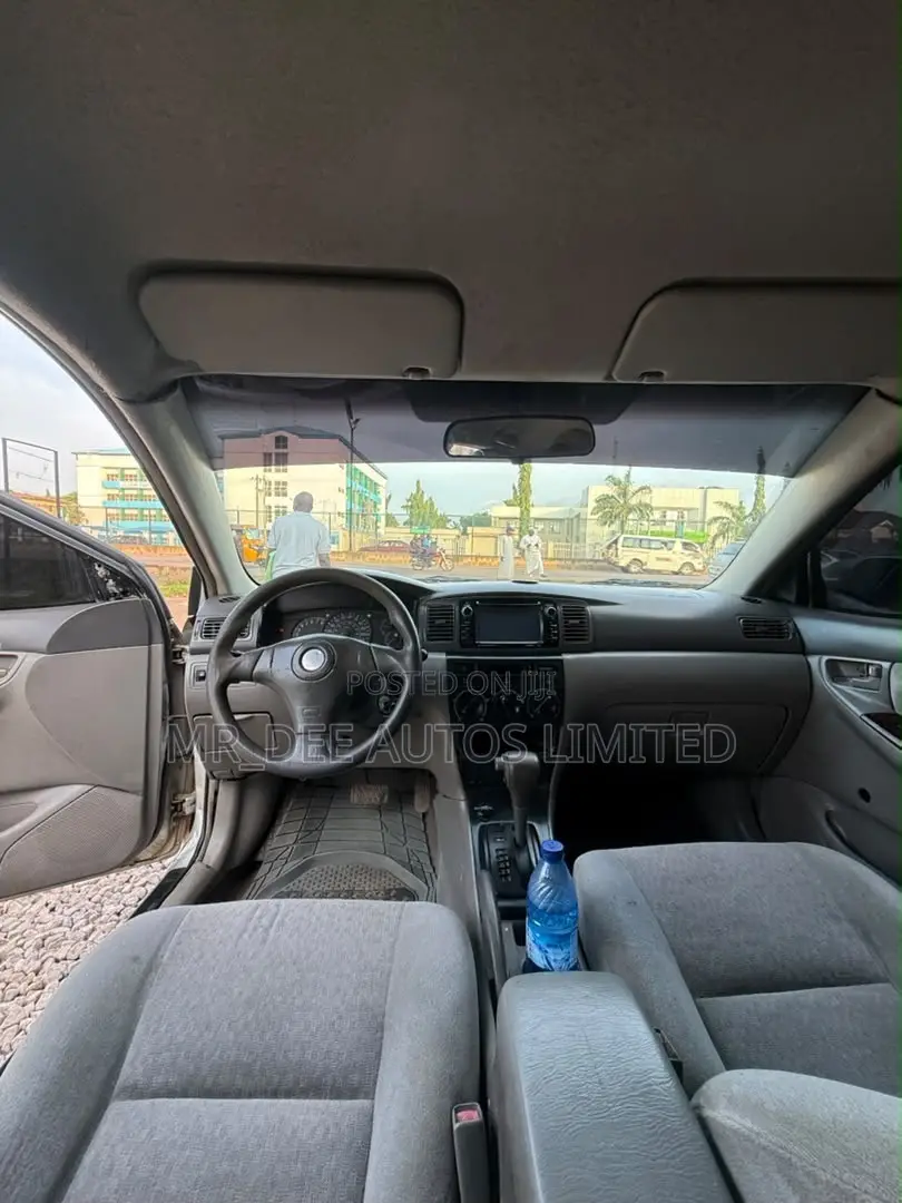 Toyota Corolla 2004 Silver