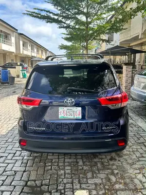 Toyota Highlander 2015 Blue