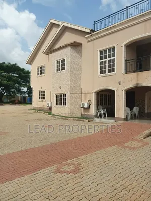8bdrm Mansion in Alagbaka Gra, Akure for sale