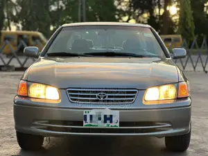 Toyota Camry LE 4dr Sedan (2.4L 4cyl 5M) 2002 Gray