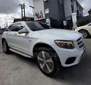 Mercedes-Benz GLC-Class 2017 White