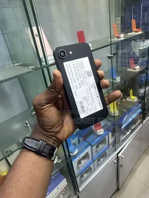 Apple iPhone 16e 128 GB Black