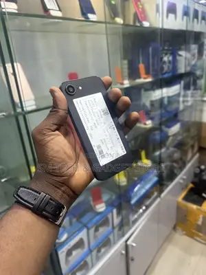 Apple iPhone 16e 128 GB Black