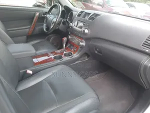 Toyota Highlander 3.5L 4WD 2013 Silver