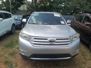 Toyota Highlander 3.5L 4WD 2013 Silver