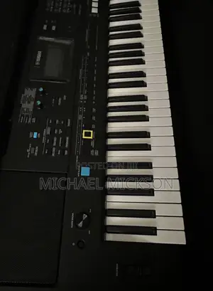 Yamaha PSR E473