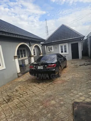 2bdrm Block of Flats in Apata for rent