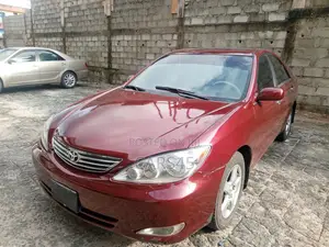 Toyota Camry XLE 4dr Sedan (2.4L 4cyl 5A) 2005 Red