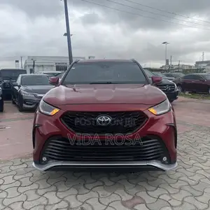 Toyota Highlander XSE 2022 Red