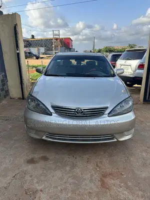 Toyota Camry LE 4dr Sedan (2.4L 4cyl 5A) 2006 Gold