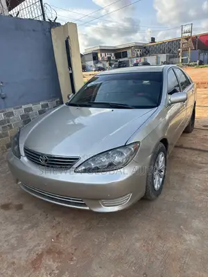Toyota Camry LE 4dr Sedan (2.4L 4cyl 5A) 2006 Gold