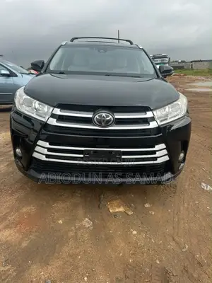 Toyota Highlander LE 4x4 V6 (3.5L 6cyl 8A) 2017 Black