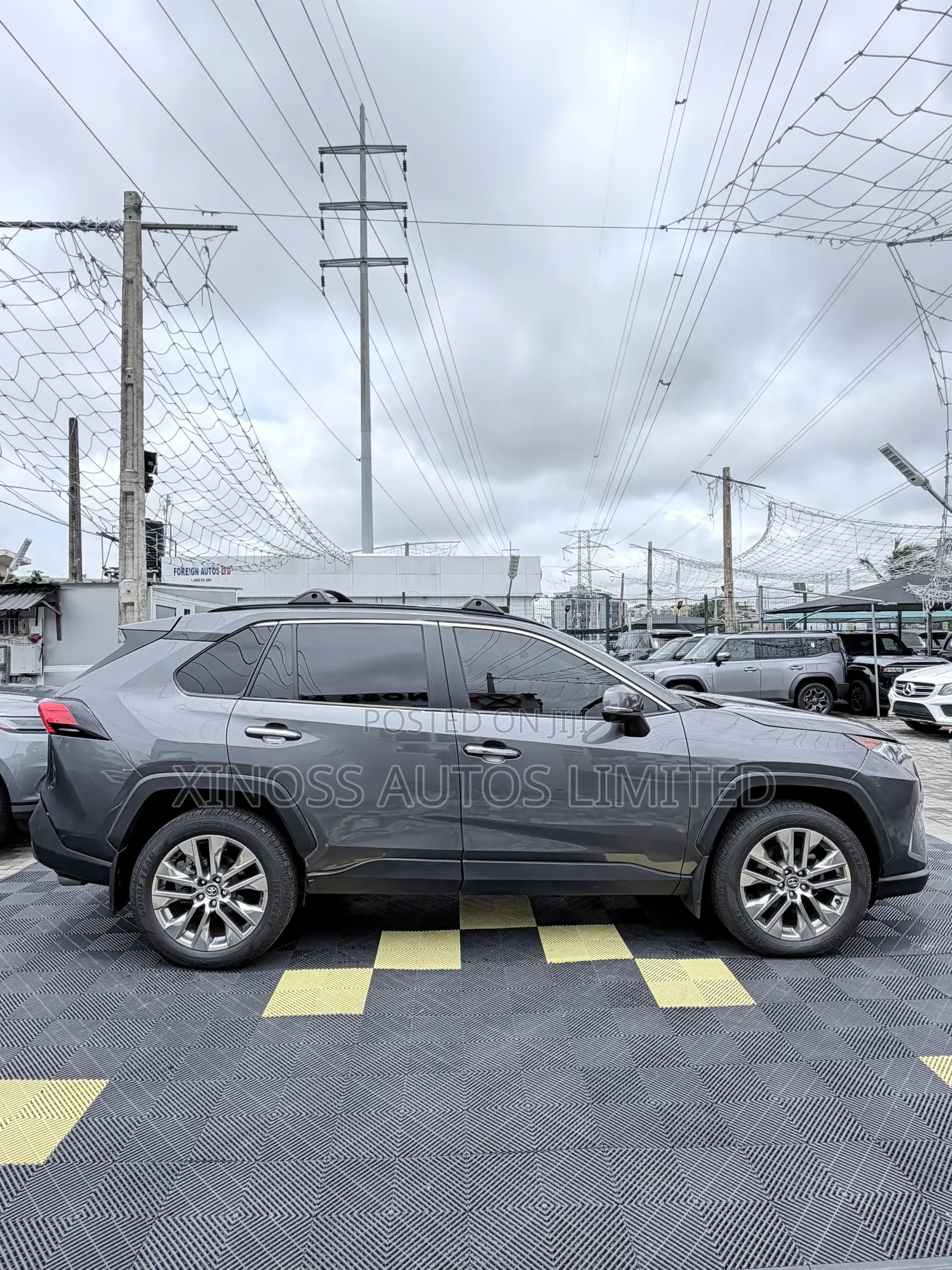Toyota RAV4 Limited AWD 2020 Gray