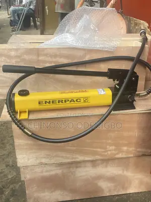Enerpac P392 Hydraulic Hand Pump